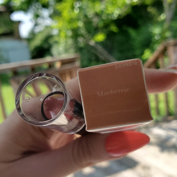 Laura Geller Love Me Dew Moisturizing Lip Crayon MAEBERRIE Full Size NEW - Picture 3 of 16